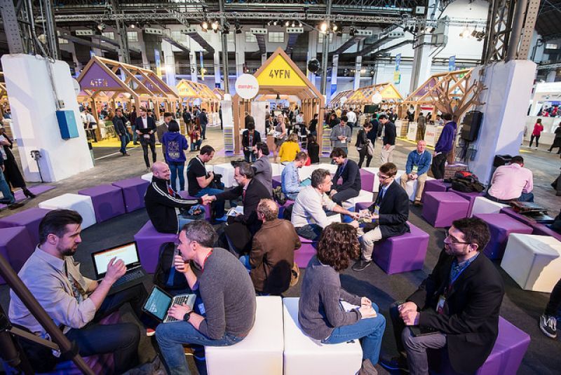 MWC 2018: Η ελληνική αποστολή διένυσε... 1.000 χιλιόμετρα