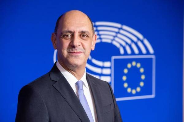 ΕΕ: Δεν έχει «συζητήσει» ακόμη την έλλειψη αίματος για μεταγγίσεις!