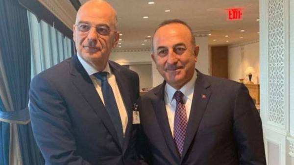 «Χρήσιμη ανταλλαγή απόψεων» στο τετ-α-τετ Δένδια - Τσαβούσογλου