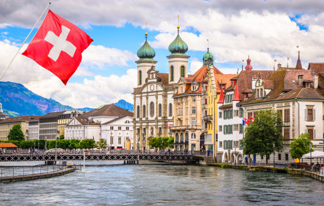 Ελβετία: Τέλος στους περιορισμούς για τον κορονοϊό