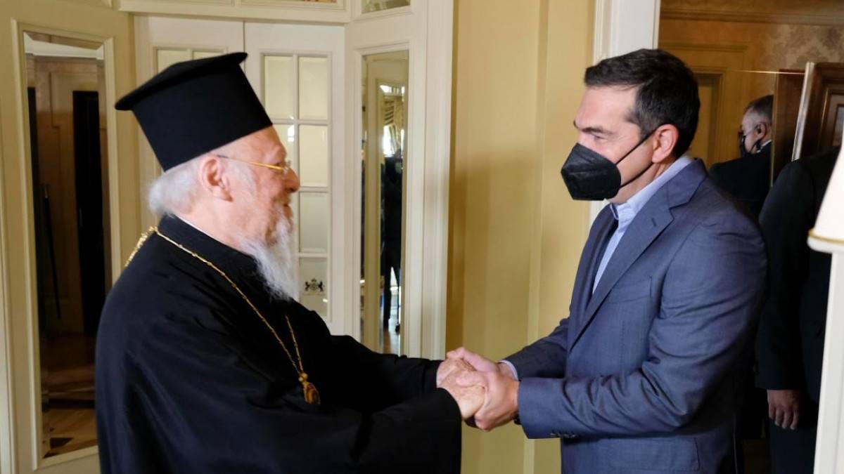 Συνάντηση Τσίπρα με Πατριάρχη Βαρθολομαίο- Κοινό μήνυμα για τον εμβολιασμό