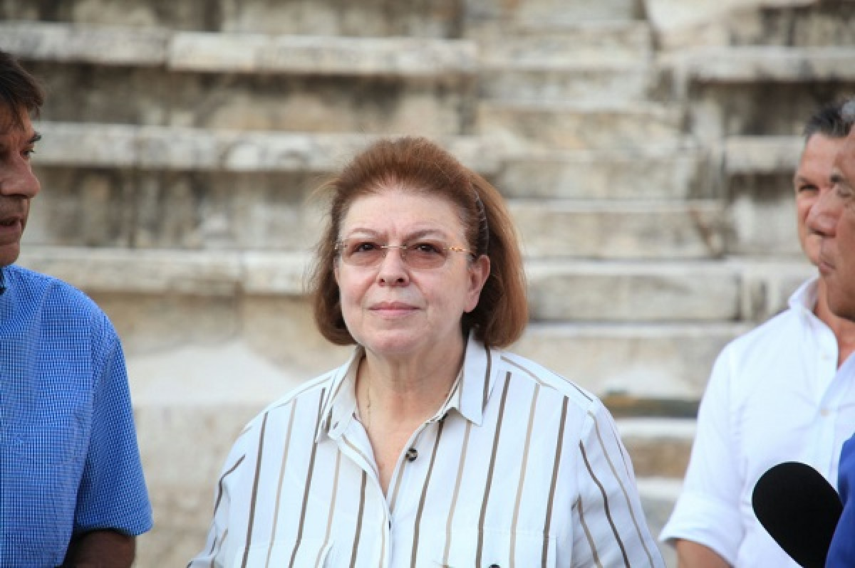 Μενδώνη: Το αρχαίο θέατρο θα αποδοθεί πολύ σύντομα στη Λάρισα