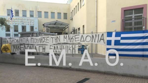 Η Δημοκρατία στα σχολεία αναστενάζει
