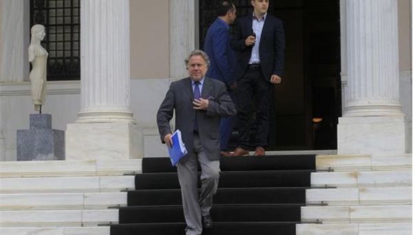 Κουαρτέτο σε Κατρούγκαλο: Συντάξεις μέχρι 700 ευρώ-Αυτά μπορείτε να πληρώνετε
