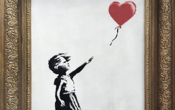 Ρόμπι Γουίλιαμς: Ο διάσημος τραγουδιστής βγάζει προς πώληση τρία έργα του Banksy