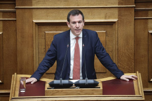 Δουδωνής: Η κυβέρνηση βαφτίζει «αξιοκρατία» το πελατειακό κράτος