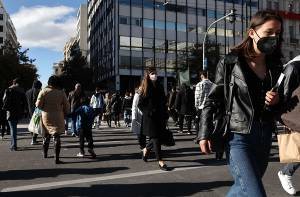Παράταση των περιοριστικών μέτρων εισηγήθηκε η Επιτροπή των ειδικών