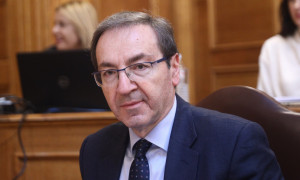 Μπουγάς: Τι αλλάζει σε κληρονομιές και διαθήκες - Οι ασφαλιστικές δικλείδες