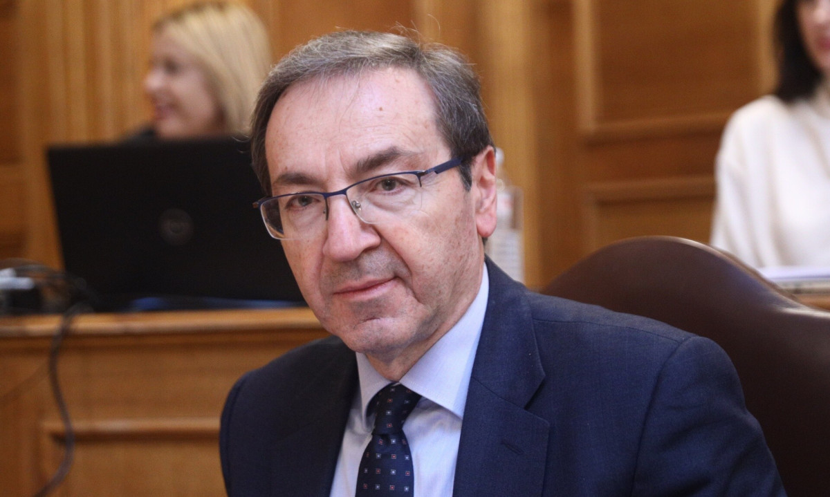 Μπουγάς: Τι αλλάζει σε κληρονομιές και διαθήκες - Οι ασφαλιστικές δικλείδες