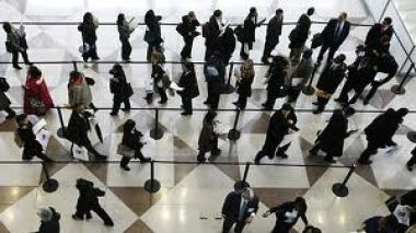 Έναρξη αποκλιμάκωσης της ανεργίας από εφέτος "βλέπει" η ΤτΕ- Τεράστιο το κόστος της ύφεσης