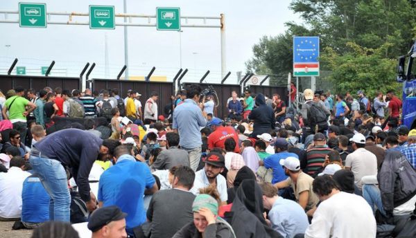 Τουλάχιστον 30 τραυματίες σε συγκρούσεις στα ουγγρο-σερβικά σύνορα