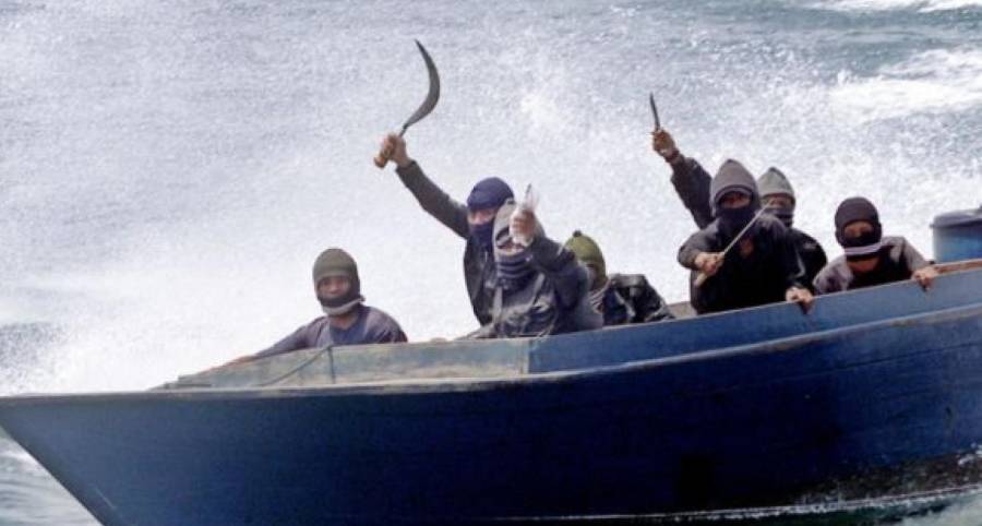 Πειρατές κλέβουν φορτίο από πλοίο ανεφοδιασμού