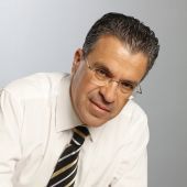 Ο "στρατός" του Αργύρη Ντινόπουλου