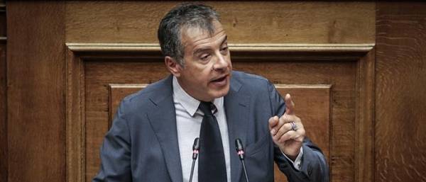 Θεοδωράκης: Όχι στα Βαλκάνια με μαύρες τρύπες