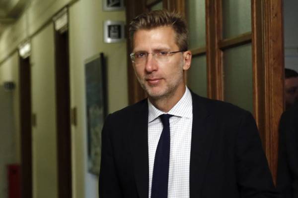 Σκέρτσος: Η αντιπολίτευση να κάνει ενεργή καμπάνια εμβολιασμού