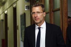 Σκέρτσος: Η αντιπολίτευση να κάνει ενεργή καμπάνια εμβολιασμού