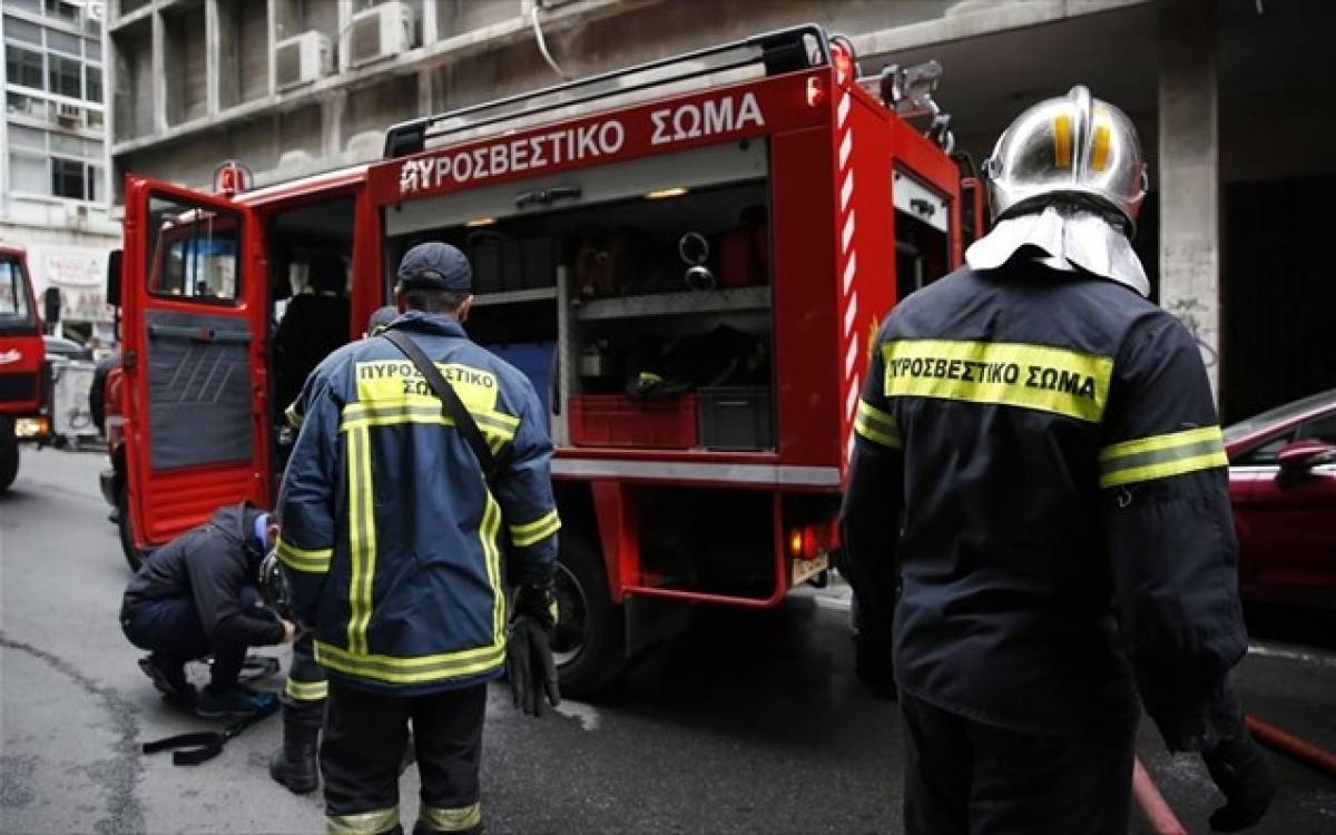 Πύρινα μέτωπα σε τρεις περιοχές
