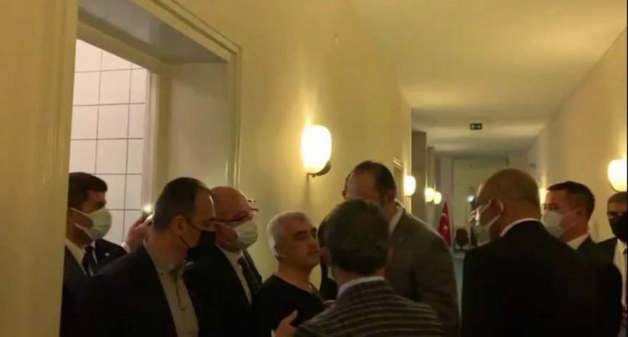 Ελεύθερος ο Γκεργκερλίογλου μετά τη σύλληψή του στην τουρκική βουλή