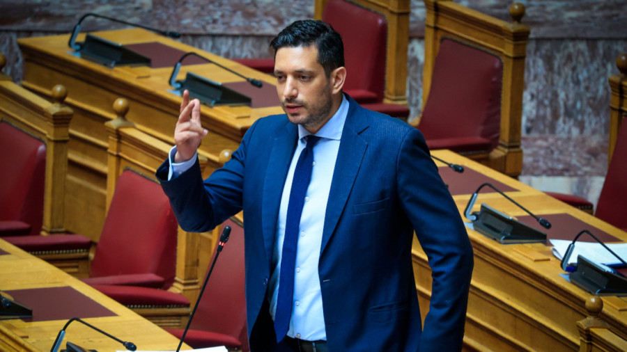 Βουλή: Υπερψηφίστηκε το νομοσχέδιο για τις Μεταφορές – Αντιδρούν τα ταξί για τις ψηφιακές άδειες