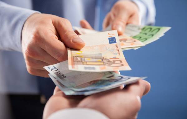 ΓΣΕΕ:Ποια είναι η αμοιβή εργασίας την ημέρα του Αγίου Πνεύματος