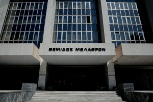 ΣΥΡΙΖΑ: Στον Άρειο Πάγο για κατάθεση αναφοράς κατά Αυγενάκη- Αγοραστού