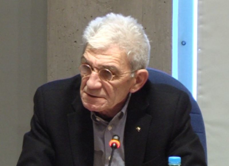 Μάστιγα οι κλοπές ανακυκλώσιμων υλικών από μπλε κάδους- Μήνυση από τον Γ. Μπουτάρη