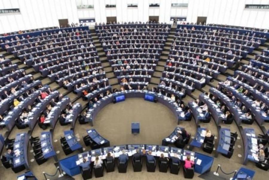 Ευρωκοινοβούλιο: Απαράδεκτο να μειωθεί ο μακροπρόθεσμος προϋπολογισμός