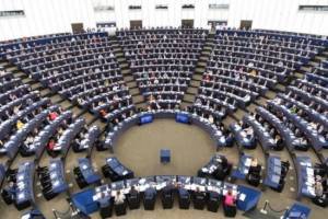 Ευρωκοινοβούλιο: Απαράδεκτο να μειωθεί ο μακροπρόθεσμος προϋπολογισμός