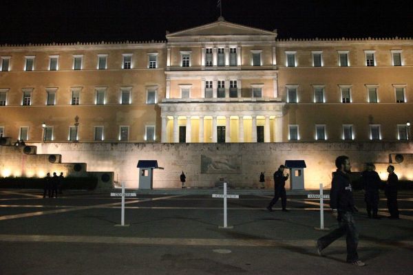 Συναγερμός λόγω "drone" στη Βουλή