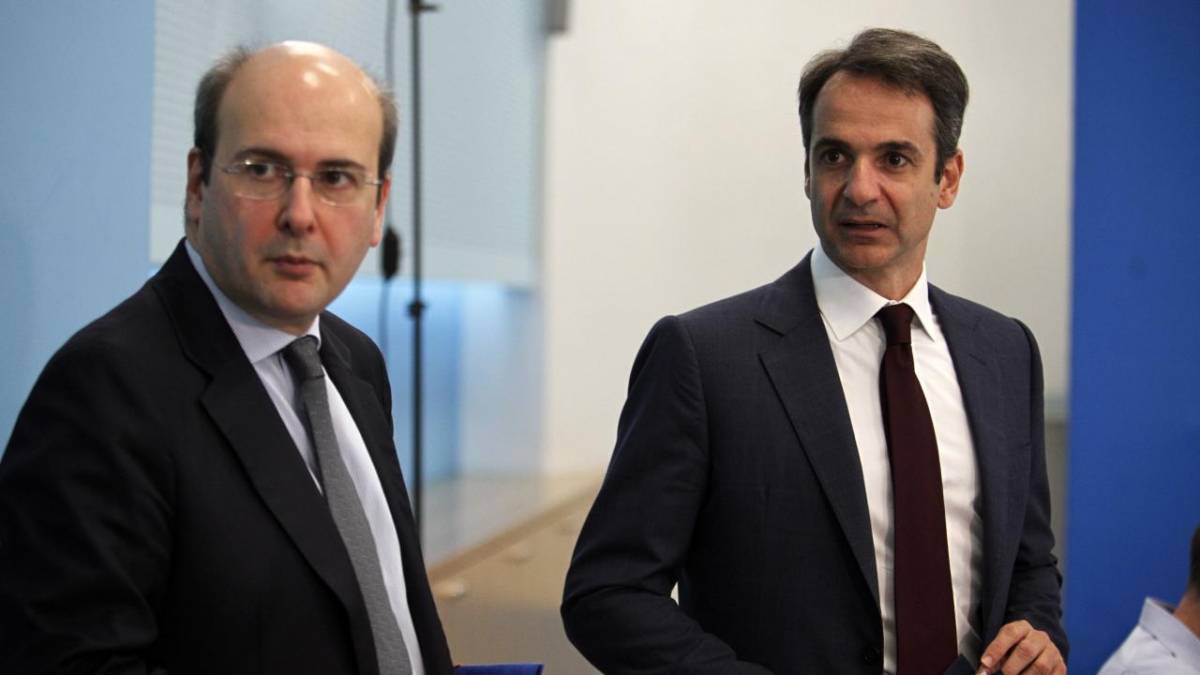Bloomberg: Στα σχέδια Μητσοτάκη το «φιλί της ζωής» στη ΔΕΗ