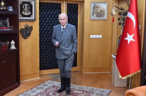 Μπαχτσελί: Με στρατιωτικές μπότες και μήνυμα «Η Κύπρος είναι τουρκική»
