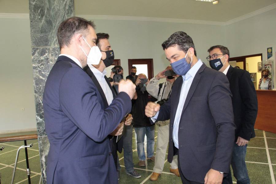 Στο Δημαρχείο Χανίων Αρκουμανέας (ΕΟΔΥ) και Βασιλικός (ΞΕΕ)