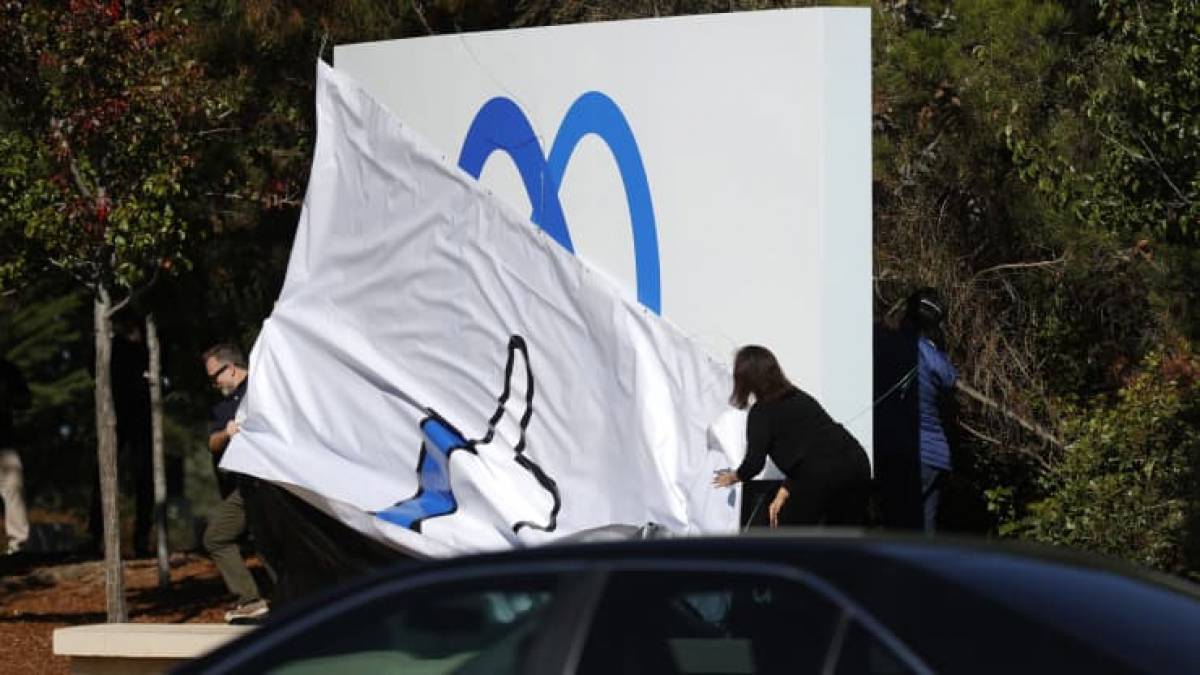 Facebook: «Κατρακύλα» στην κατάταξη για τα καλύτερα εργασιακά περιβάλλοντα