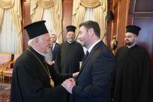 Το δώρο του Ανδρουλάκη στον Οικουμενικό Πατριάρχη Βαρθολομαίο