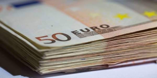 Περίπου €900 η μέση σύνταξη το 2018 αλλά και το...2070