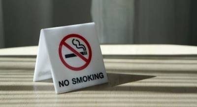 ΕΑΔ: Διαψεύδει την αποδοχή του νομικού πλαισίου των «λεσχών καπνιστών»
