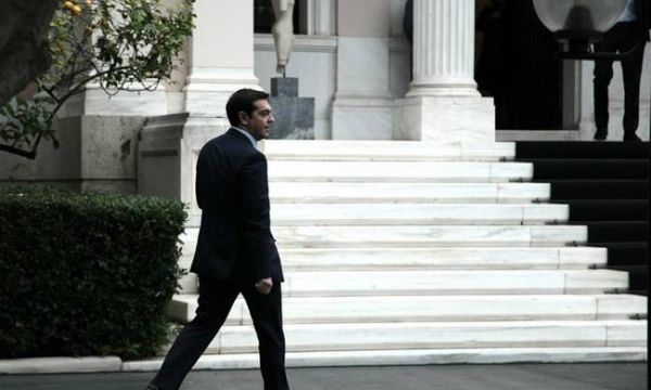 ΤΩΡΑ: Σύσκεψη στο Μαξίμου