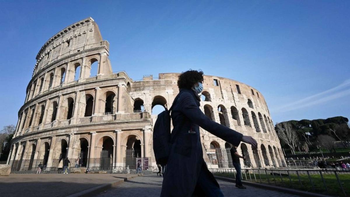 Ιταλική κυβέρνηση: Αν αγαπάτε τους συγγενείς σας, μείνετε σπίτι