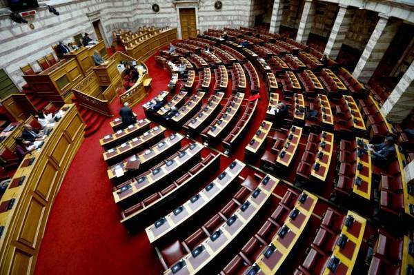 Βουλή: Ψηφίζεται σήμερα το επίδομα γέννησης