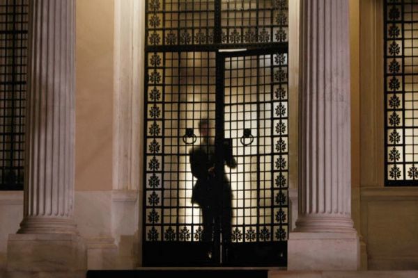 Ο ορατός κίνδυνος για πλήρη απομόνωση της χώρας