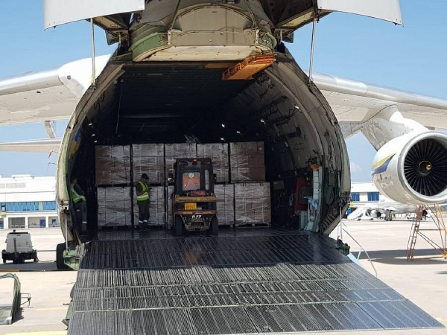 Με Antonov έφτασαν στην Ελλάδα 2,5 εκατ. self test