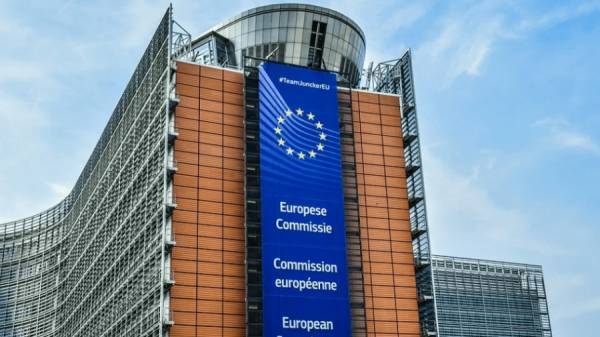 Κομισιόν: Προειδοποιητική επιστολή στην Ελλάδα για το ευρωπαϊκό ένταλμα σύλληψης