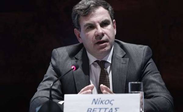 Βέττας(IOBE): Η Ελλάδα παραμένει κλειστή οικονομία-Δεν άλλαξε, απλώς μίκρυνε