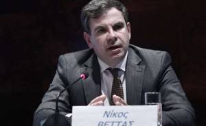 Βέττας(IOBE): Η Ελλάδα παραμένει κλειστή οικονομία-Δεν άλλαξε, απλώς μίκρυνε