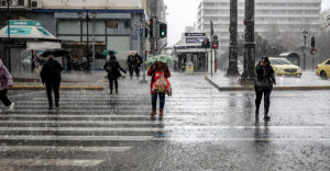 Έρχεται «μετεωρολογική βόμβα»: Κακοκαιρία με καταιγίδες, 9 μποφόρ στο Αιγαίο και αφρικανική σκόνη από Τρίτη (31/3)