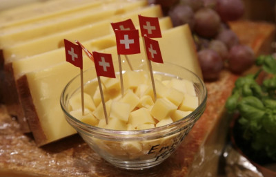 Ελβετία: Αναγκάζεται για πρώτη φορά να εισάγει περισσότερο τυρί
