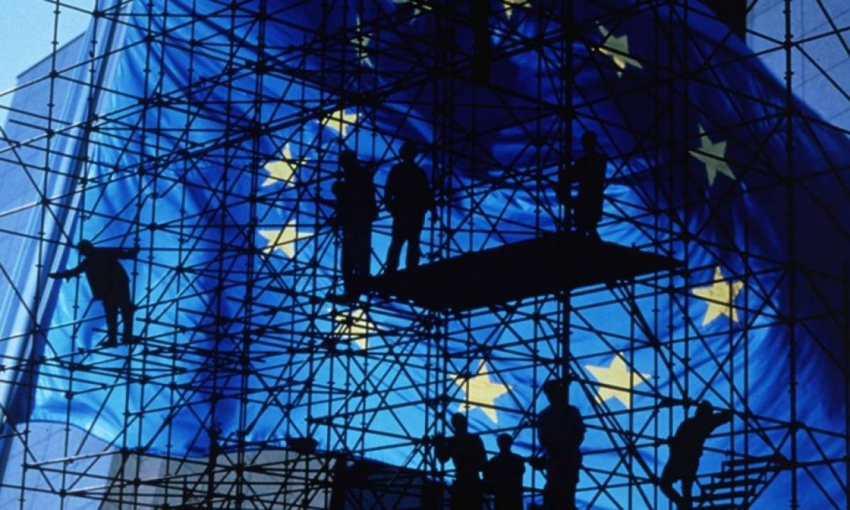 Σε υψηλό πέντε μηνών η επιχειρηματική δραστηριότητα στην ευρωζώνη