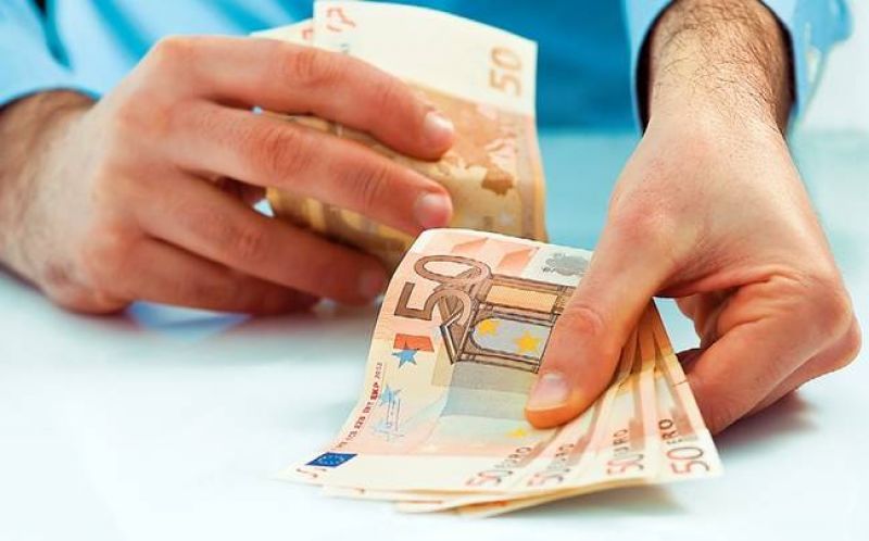 ΤτΕ: Υπό πιστωτική ασφυξία η πραγματική οικονομία