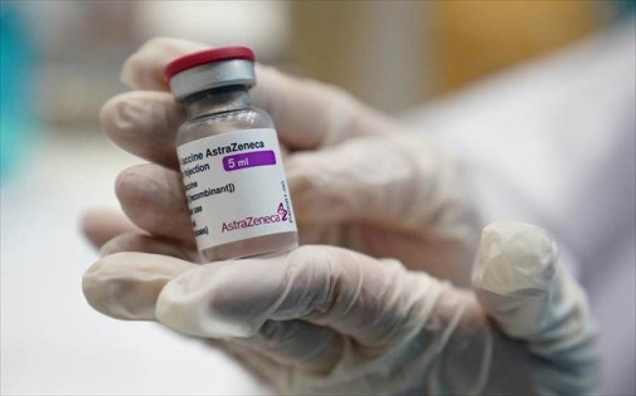 Το εμβόλιο της AstraZeneca εγκρίθηκε για τρίτη ενισχυτική δόση