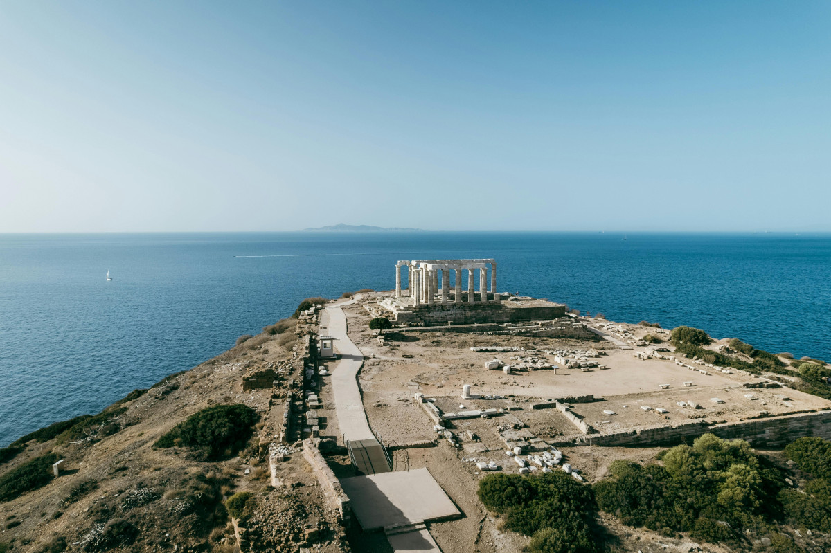 Tουριστικά έσοδα ρεκόρ €23,6 δισ. το 2025 - Άλμα 9,4%